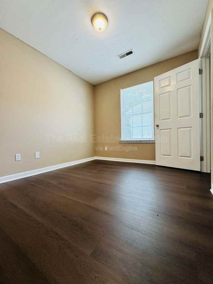 4619 Kirkland Ave - Photo 7 of 10