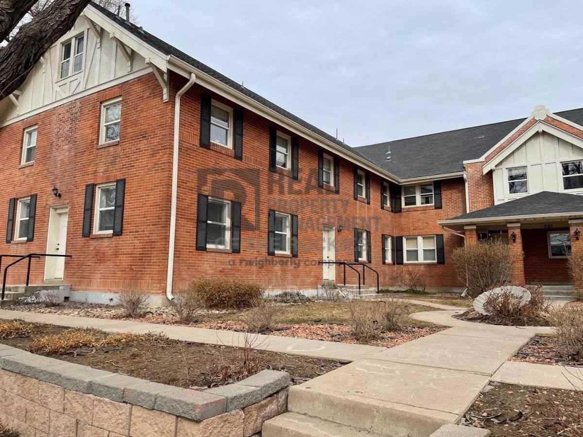 201 E South 1st St #8 - Photo 2 of 10