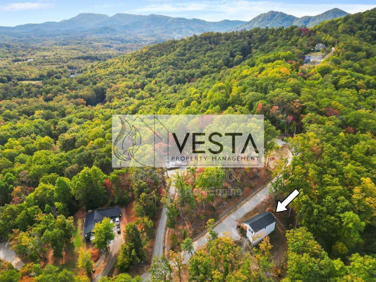 430 Hague Dr - Photo 3 of 10