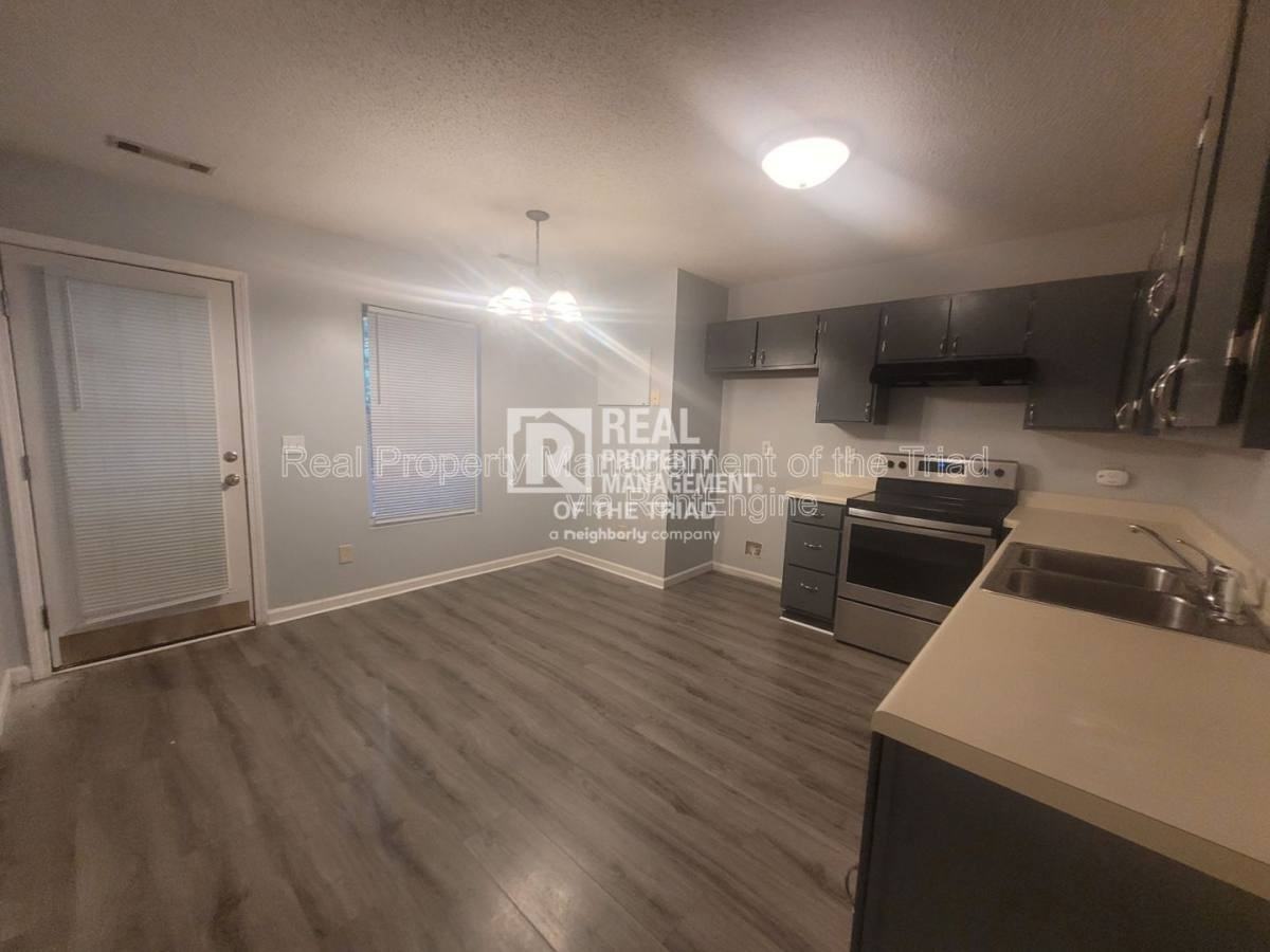 153 Westmont Dr - Photo 2 of 9