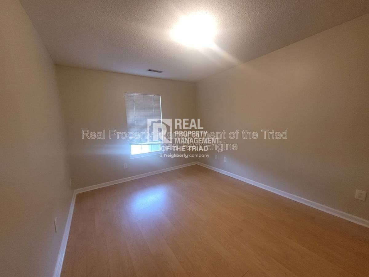 153 Westmont Dr - Photo 3 of 9