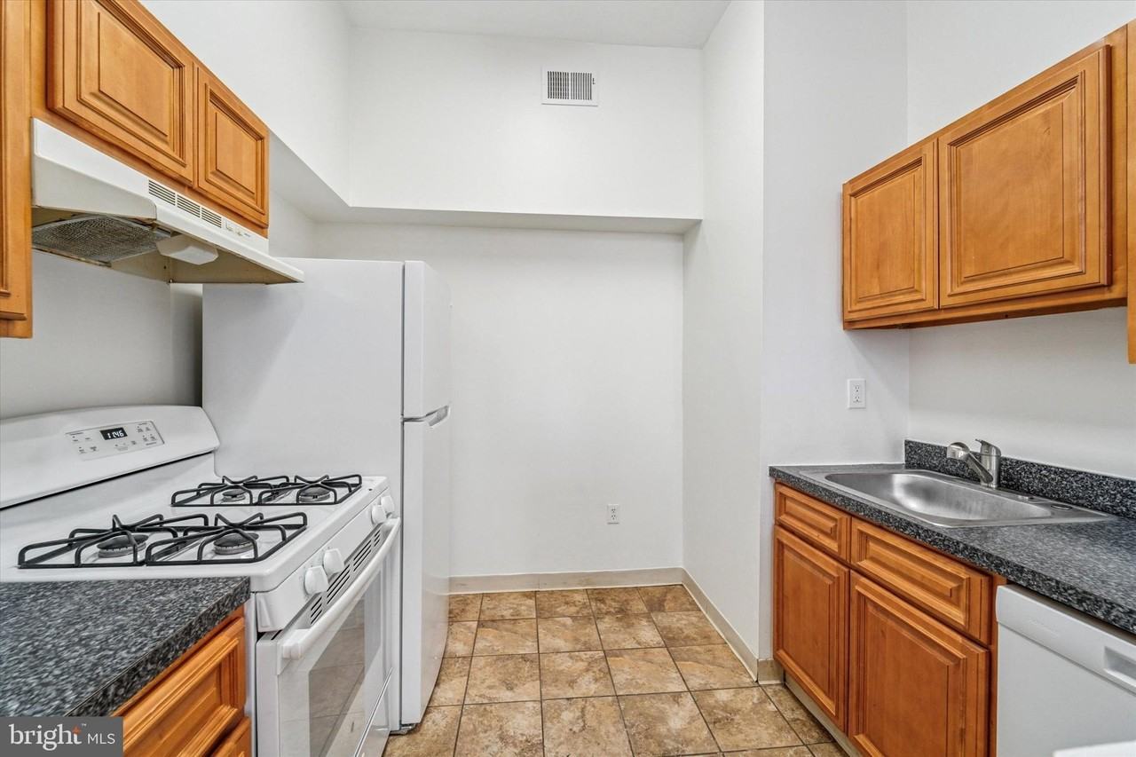 1606 Wallace Street #101 - Photo 4 of 12