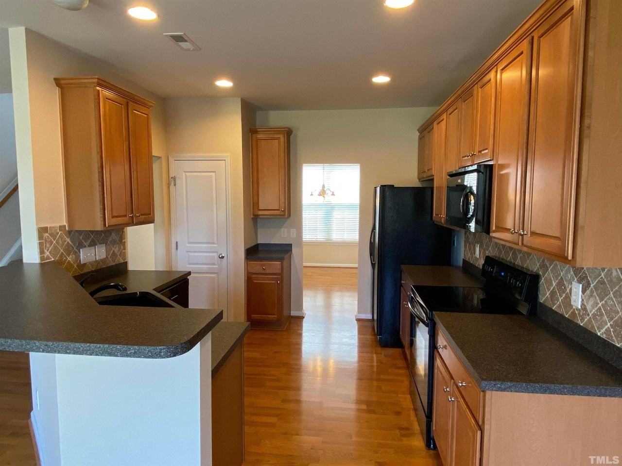 234 Stobhill Ln - Photo 2 of 14