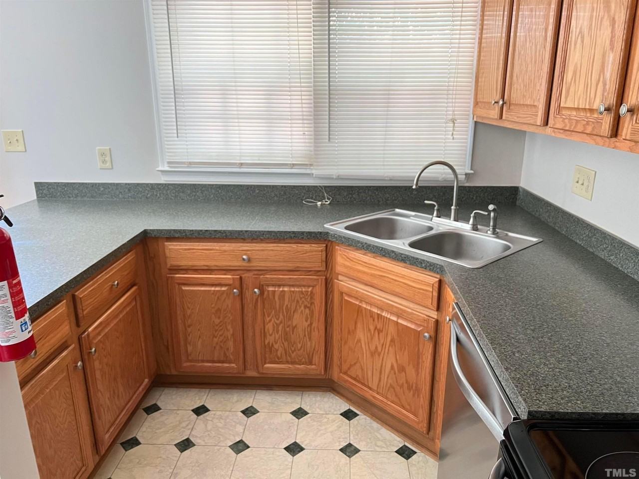 2708 Heathersmith Ct - Photo 6 of 14