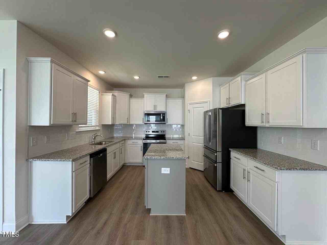 202 Faith Avenue - Photo 4 of 26