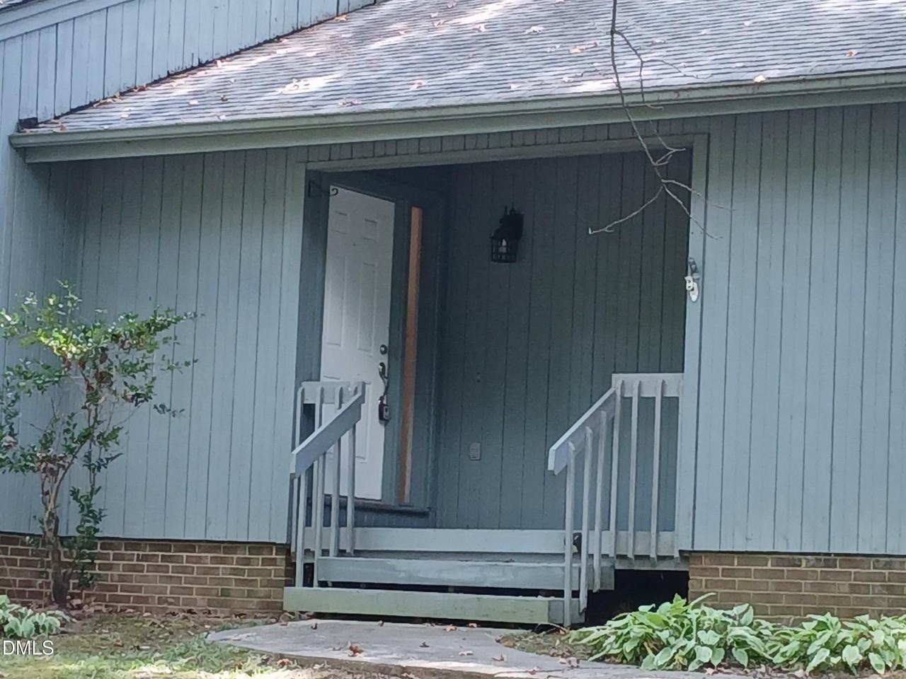 1223 Kilmory Dr - Photo 3 of 41