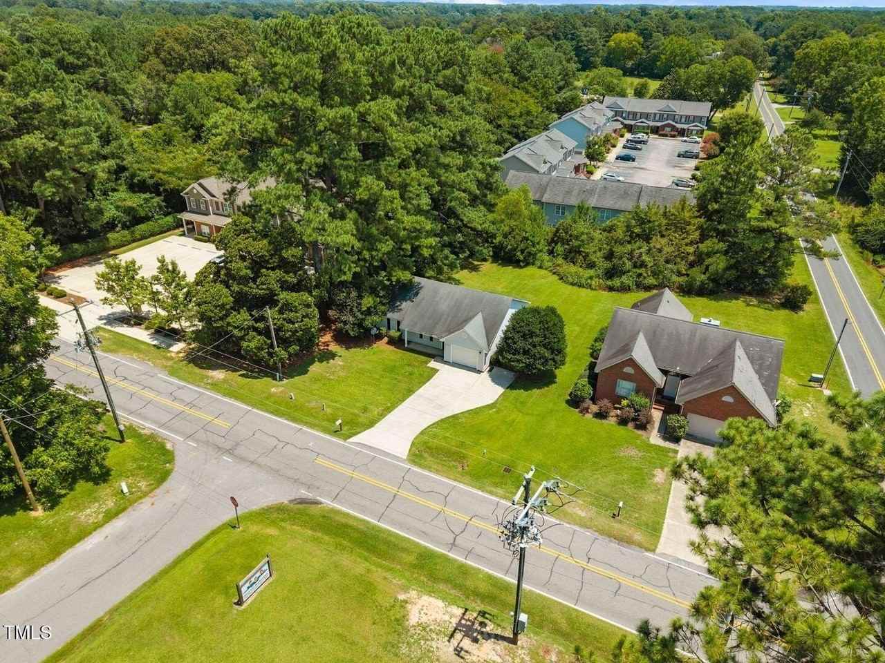 450 Main St - Photo 4 of 33