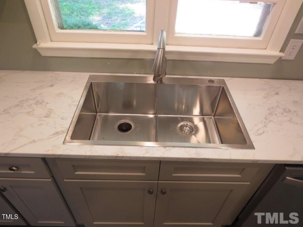 3401 Ingram Dr - Photo 5 of 18