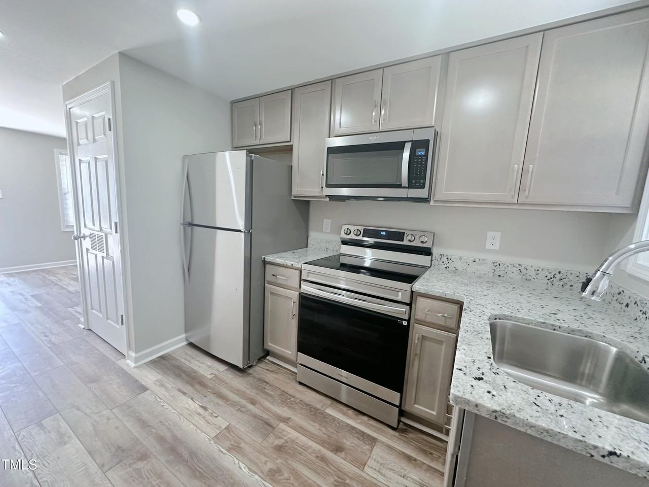 403 Price Ave Apt C #C - Photo 3 of 12