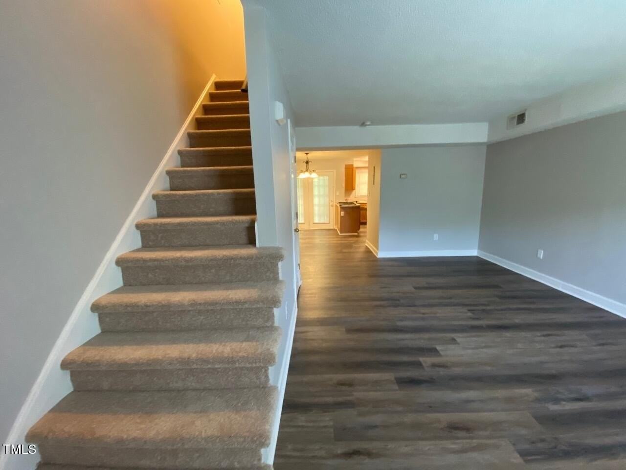 4706 Blue Bird Ct Apt I #I - Photo 3 of 16