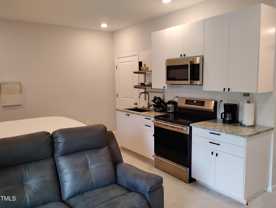 1035 1035 Manorhaven Drive unit: Studio - Photo 1 of 1