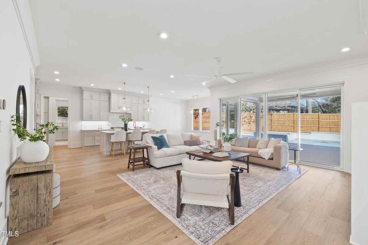 7516 Grist Mill Rd - Photo 7 of 50