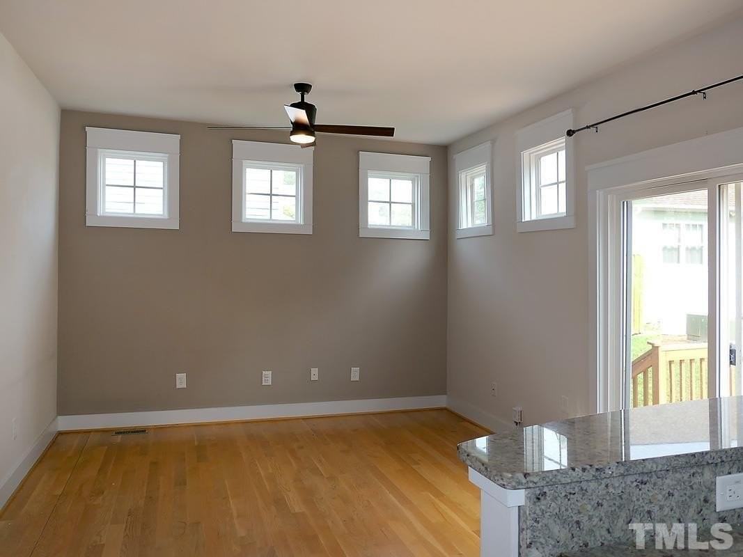 705 Fargo Street - Photo 5 of 27