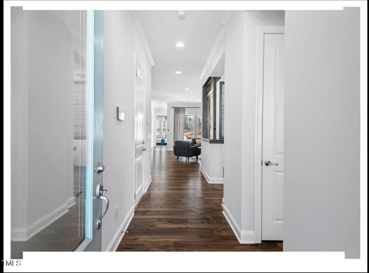 153 Abercorn Cir - Photo 2 of 49