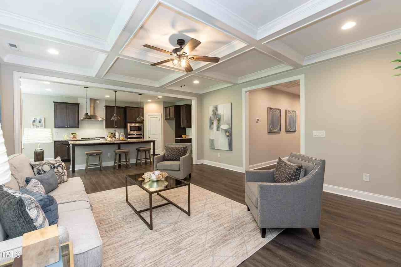 273 Scarlet Tanager Cir - Photo 7 of 35