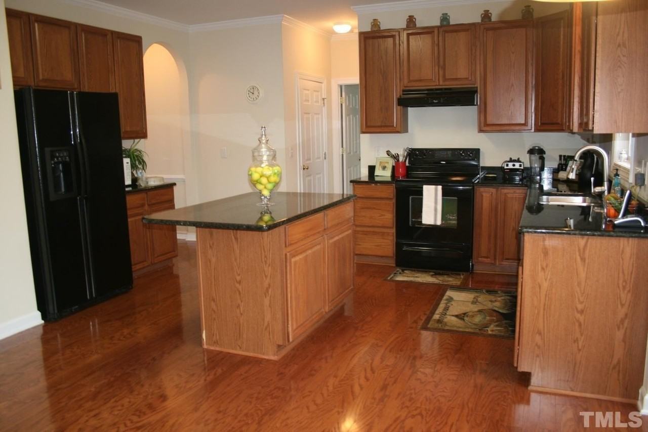 5004 Stockton Way - Photo 5 of 14