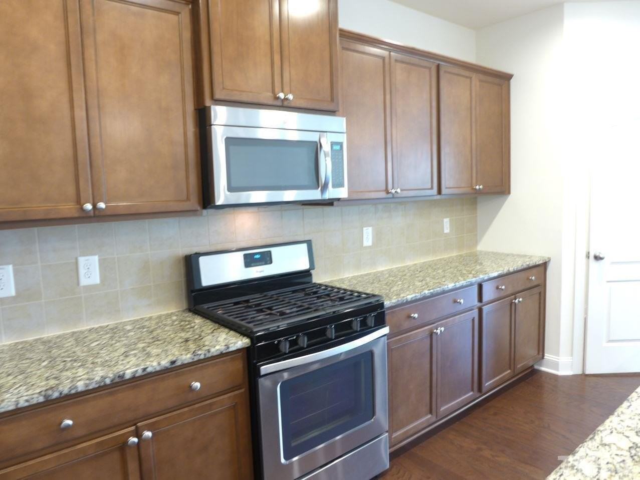 207 Alamosa Place - Photo 5 of 26