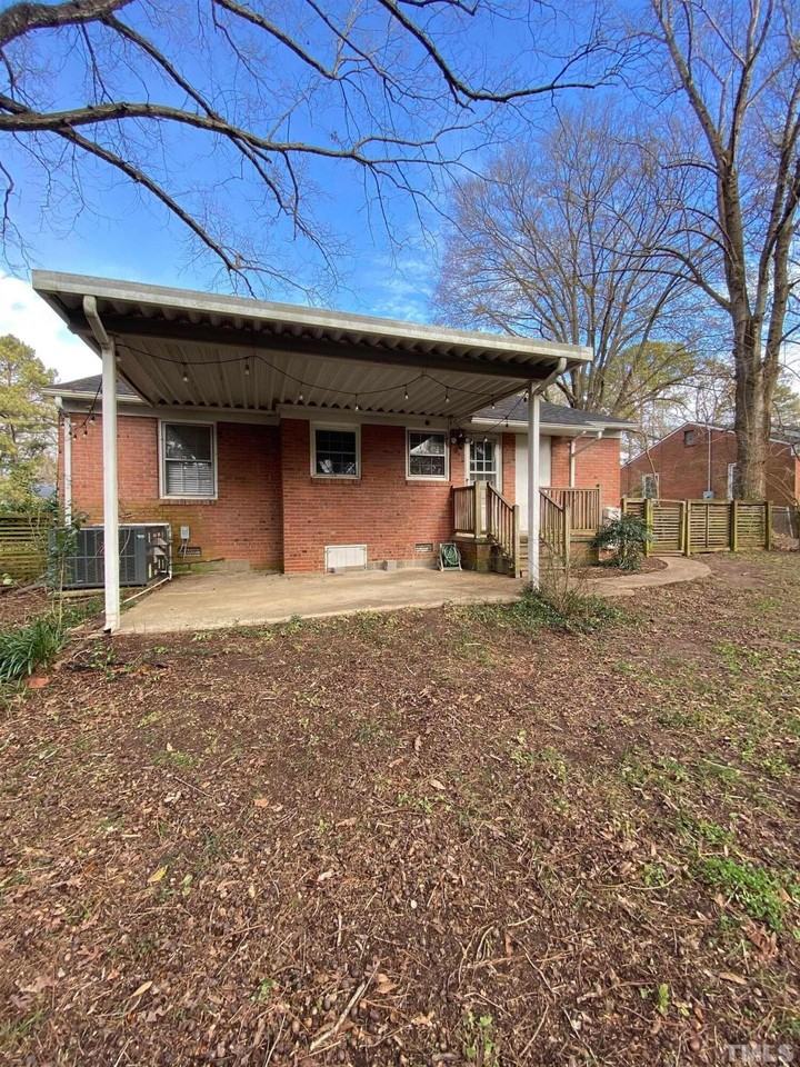 2418 Stevens Rd - Photo 6 of 17