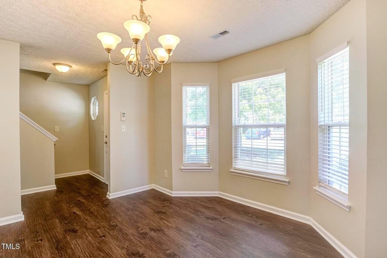 4 Intrepid Ct - Photo 3 of 22