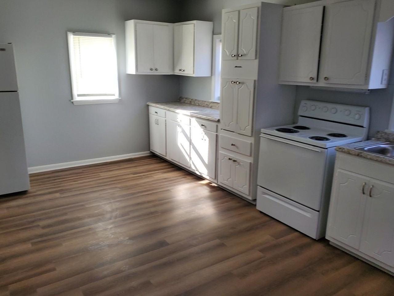 319 Page St - Photo 4 of 17