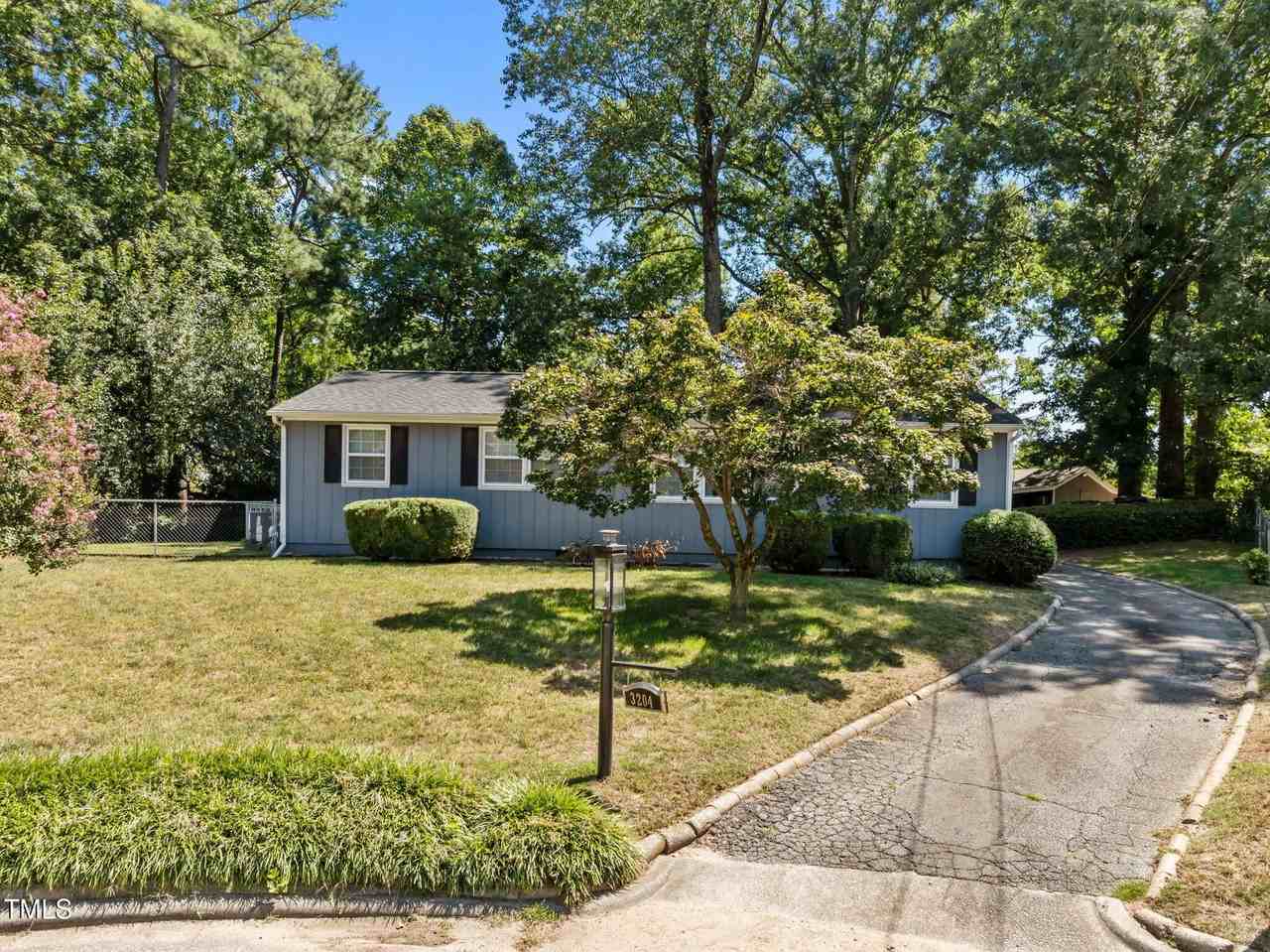 3204 Apache Dr - Photo 2 of 50