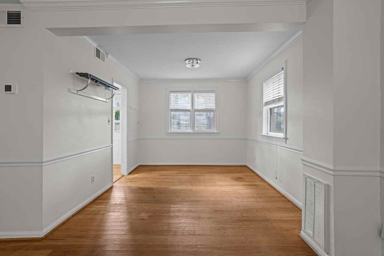 921 Saint Marys Street - Photo 4 of 42