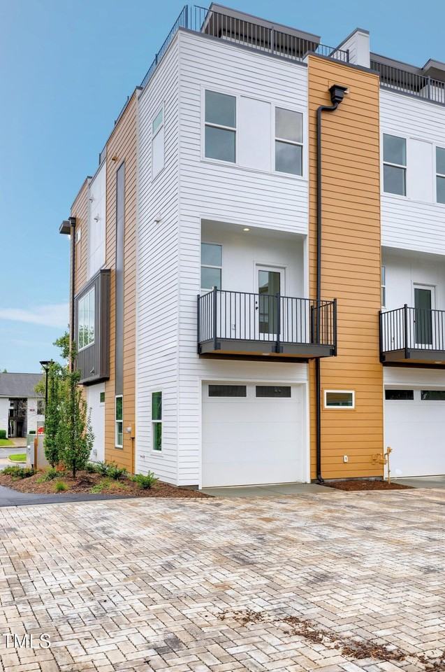 1412 Sawyer Rd Unit 101 #101 - Photo 3 of 33