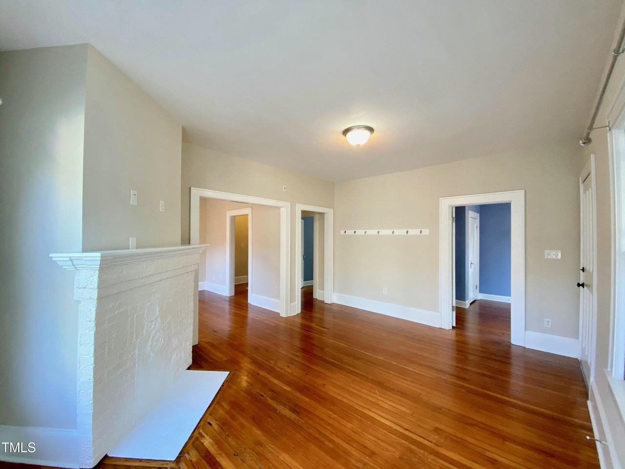 407 Ottawa Ave - Photo 4 of 30