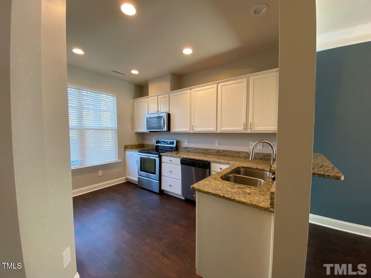 6604 Morgantown St - Photo 3 of 18