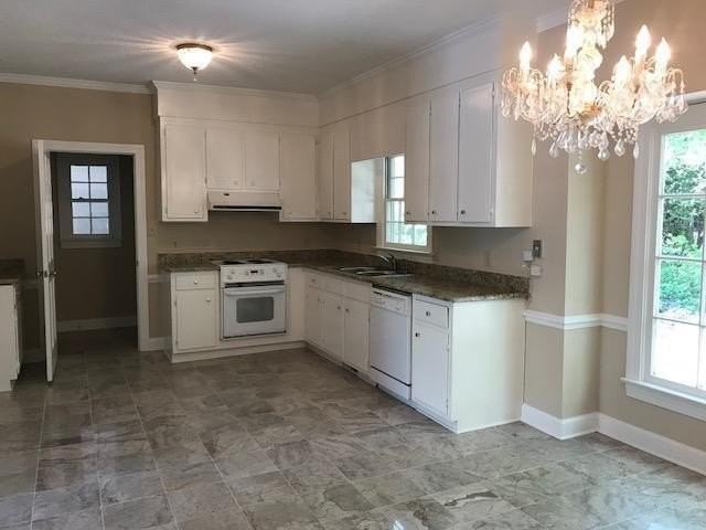 8204 Old Deer Trl - Photo 2 of 14