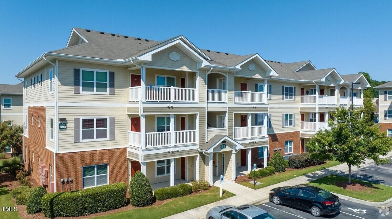 1000 Broadstone Way #B3 - Photo 6 of 42