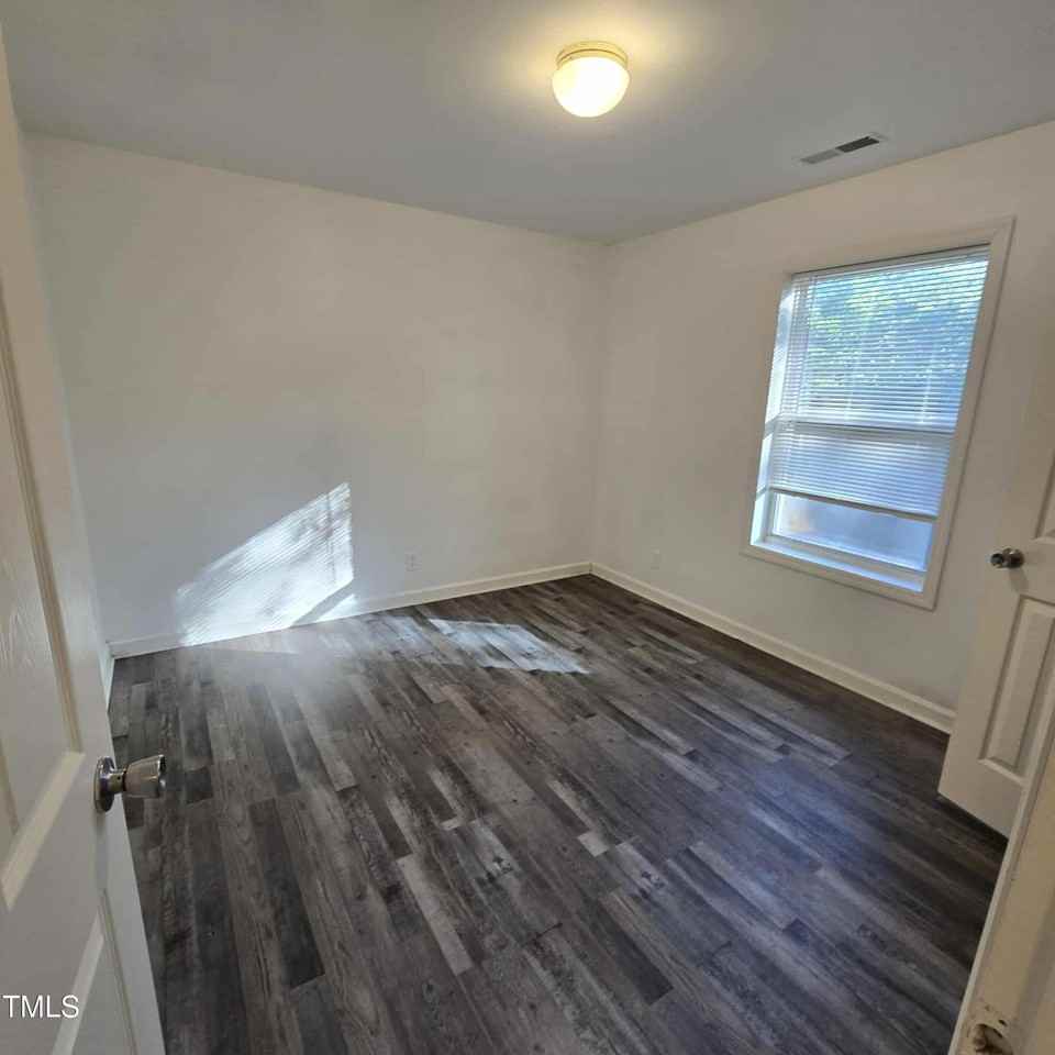 278 Franklin St - Photo 7 of 12