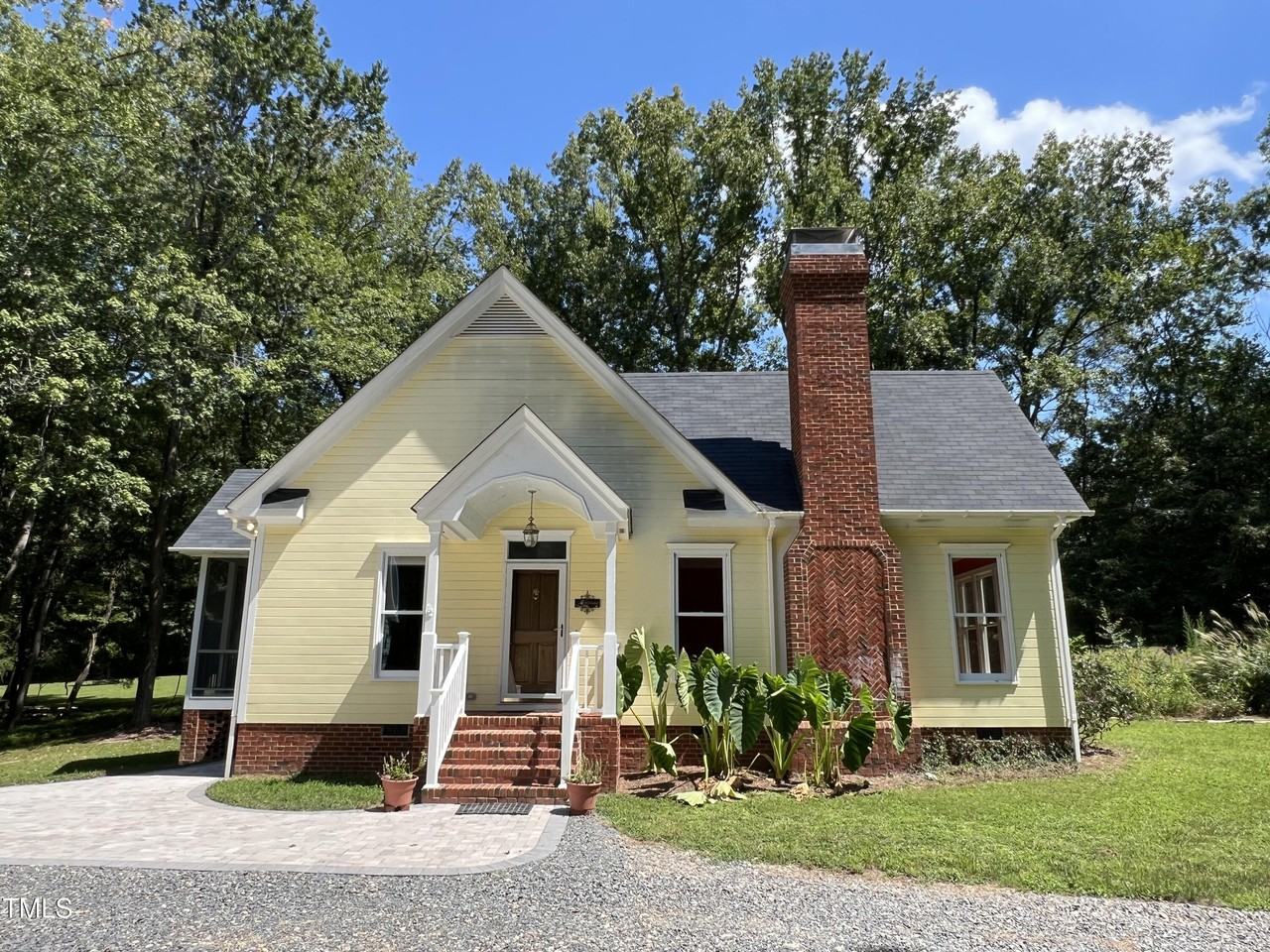 1208 Goodwin Road - Photo 4 of 42