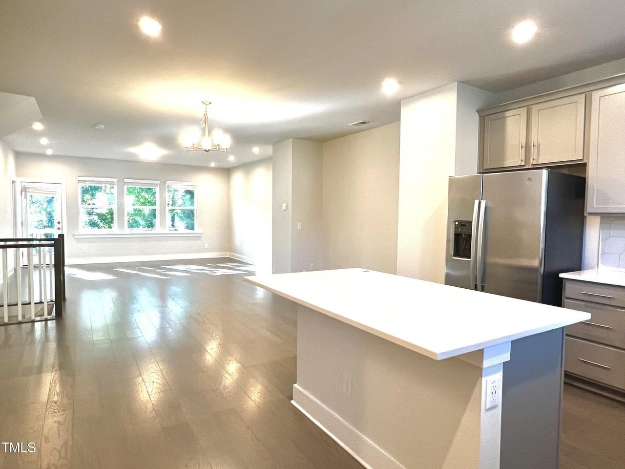 906 Waterside View Drive - Photo 3 of 27