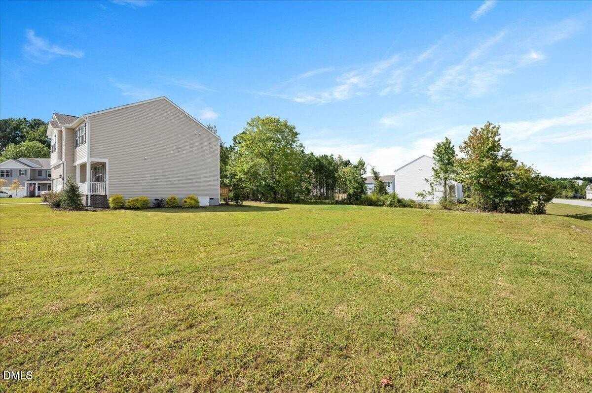 10 Whispering Willow Cir - Photo 3 of 28