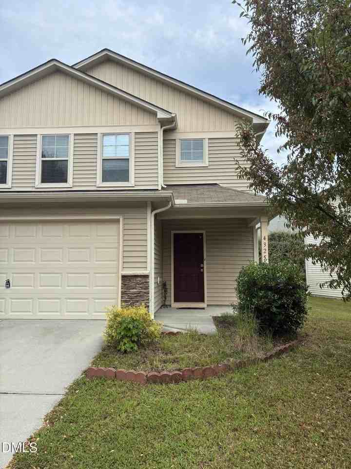 4325 Lyman Ave - Photo 2 of 50