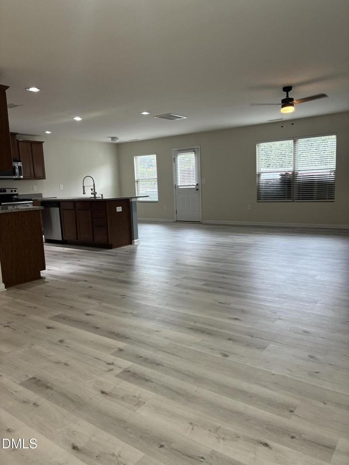 4325 Lyman Ave - Photo 5 of 50