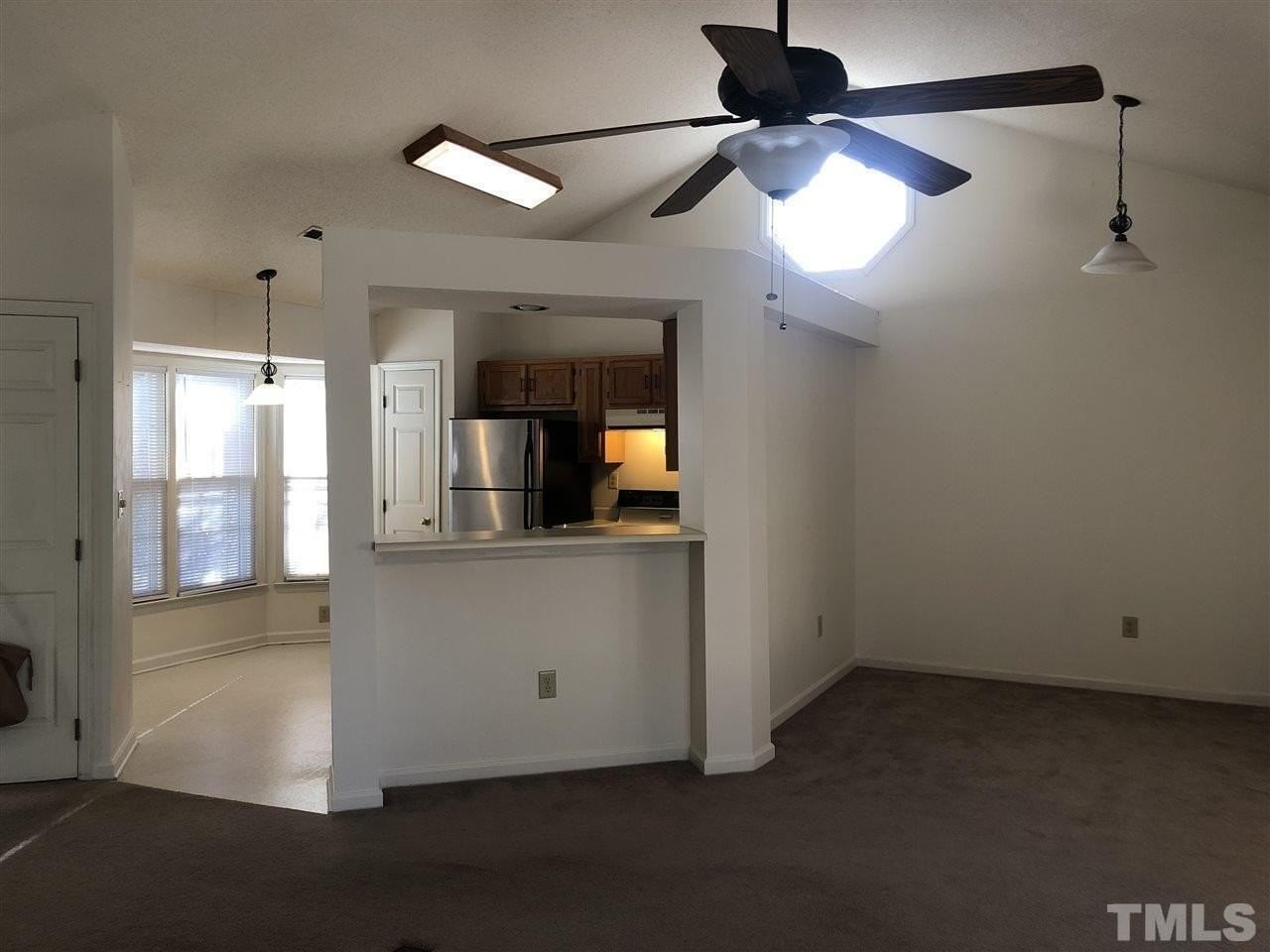 101 Willow Point Ct - Photo 7 of 23