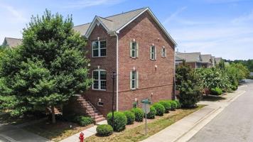 featured image of 400 N Tunstall Ave