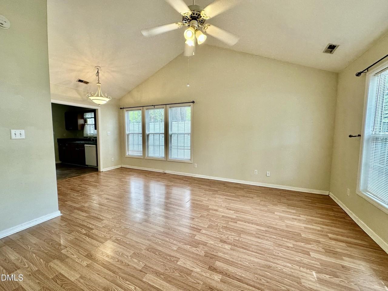 420 Wall Street - Photo 2 of 13