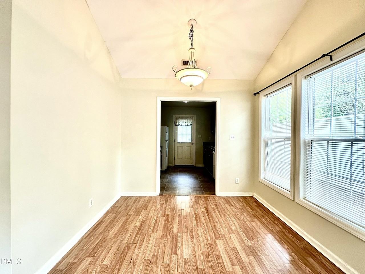 420 Wall Street - Photo 4 of 13