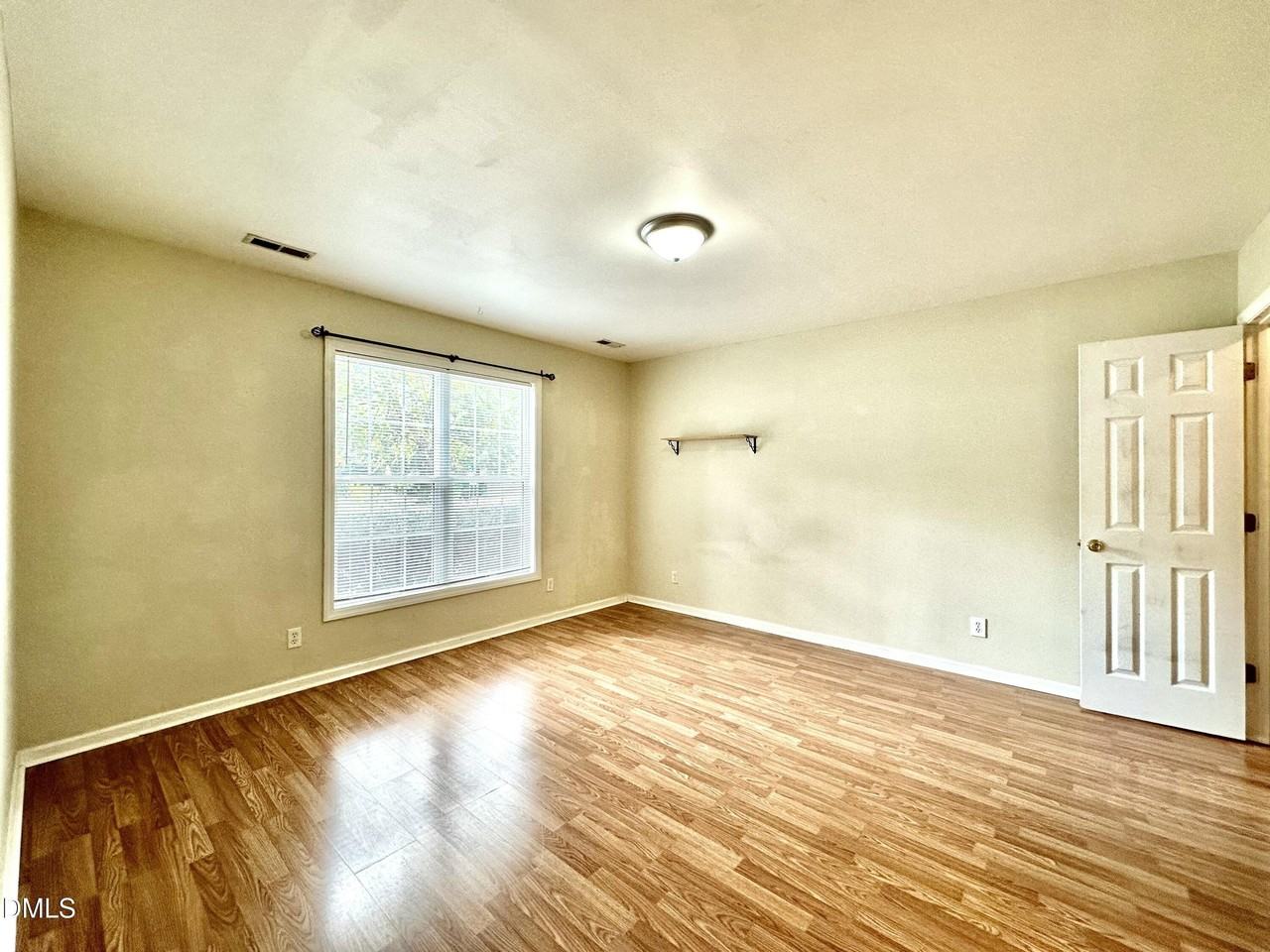 420 Wall Street - Photo 7 of 13