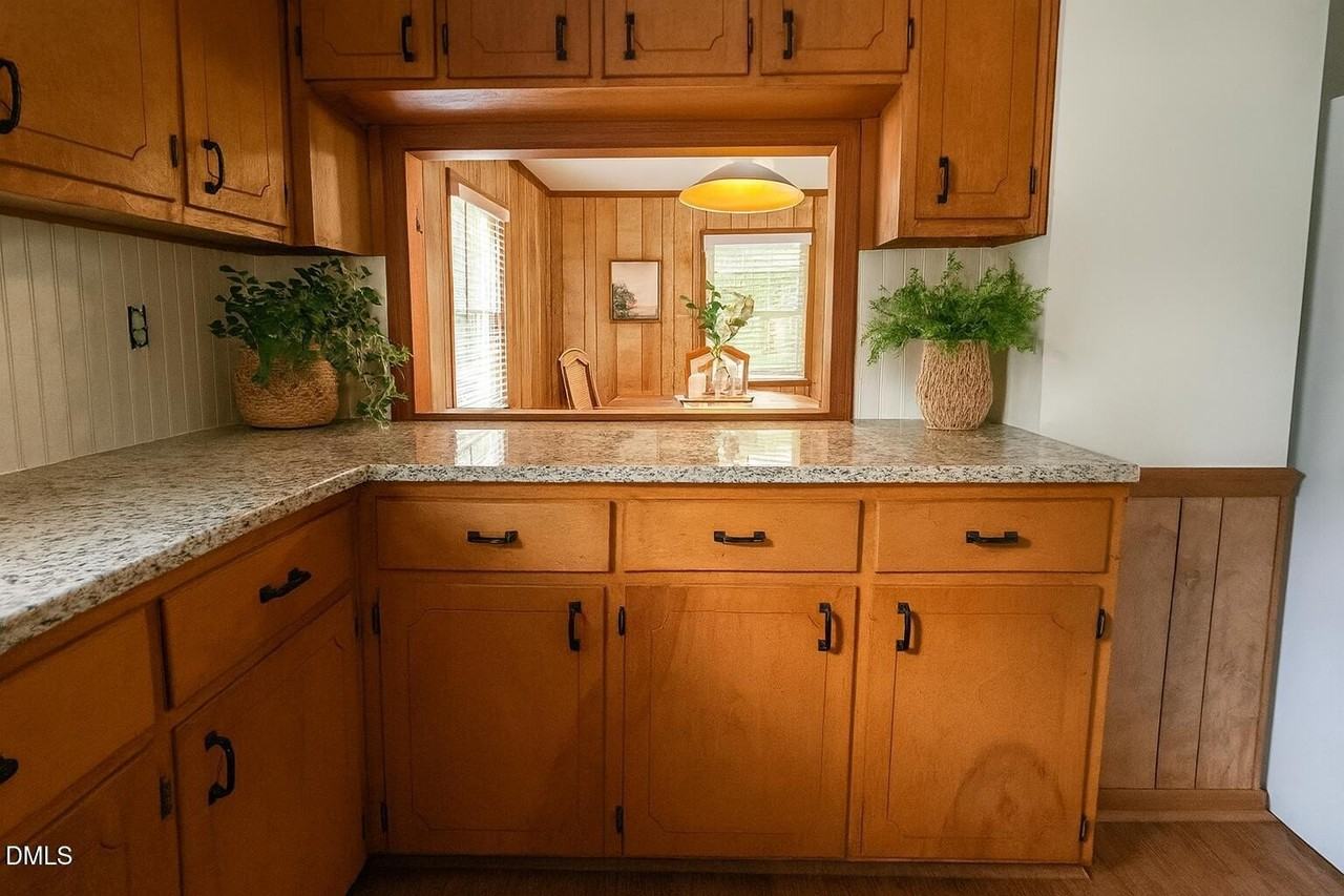 2005 Flat Rock Church Rd - Photo 5 of 21