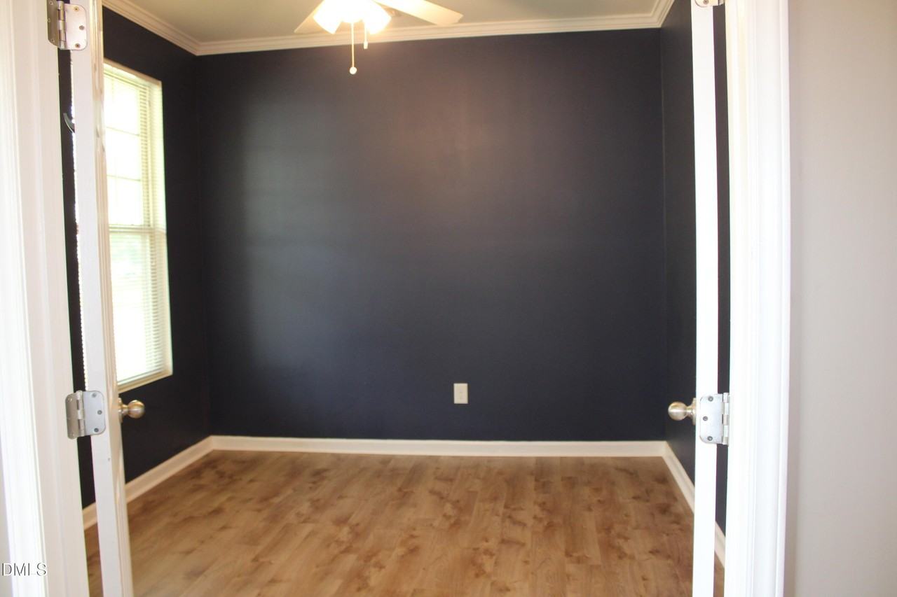 138 Lyonshall St - Photo 3 of 24