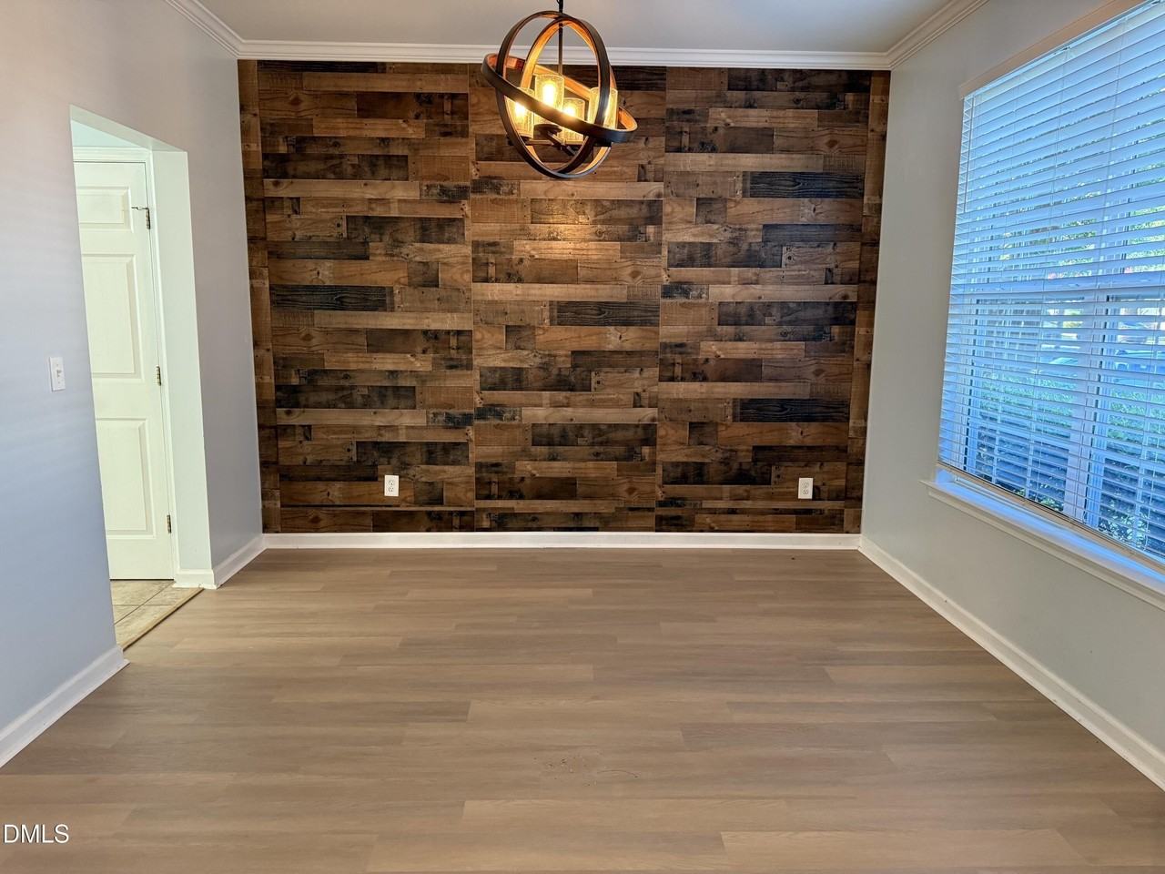 1206 Maroon Dr - Photo 4 of 20