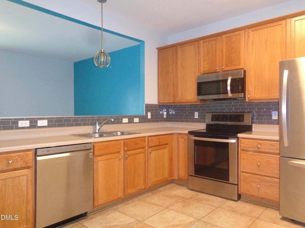 1206 Maroon Dr - Photo 7 of 20