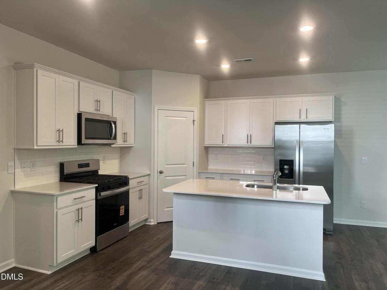 1917 Hinesley Dr - Photo 5 of 21