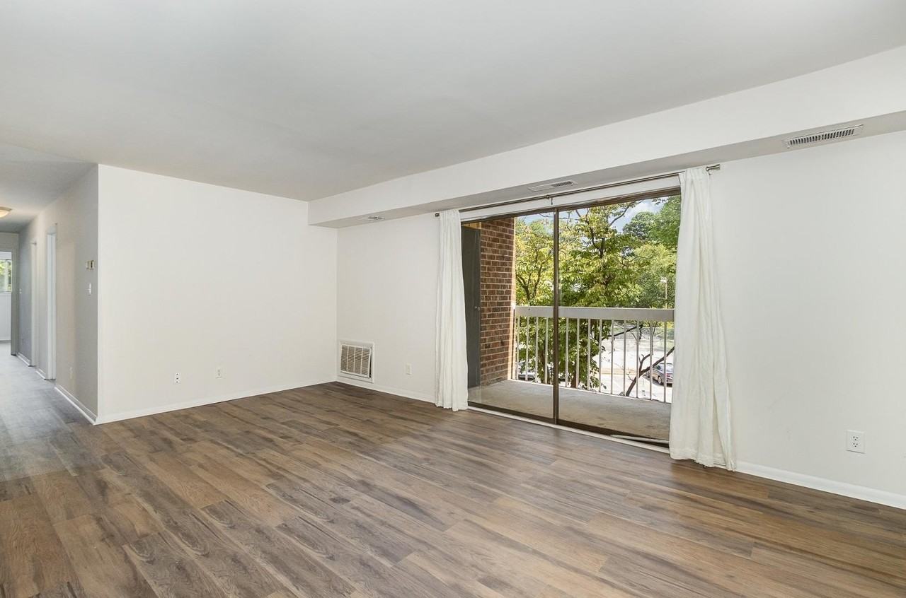 1130 Schaub Dr Apt C #C - Photo 5 of 25