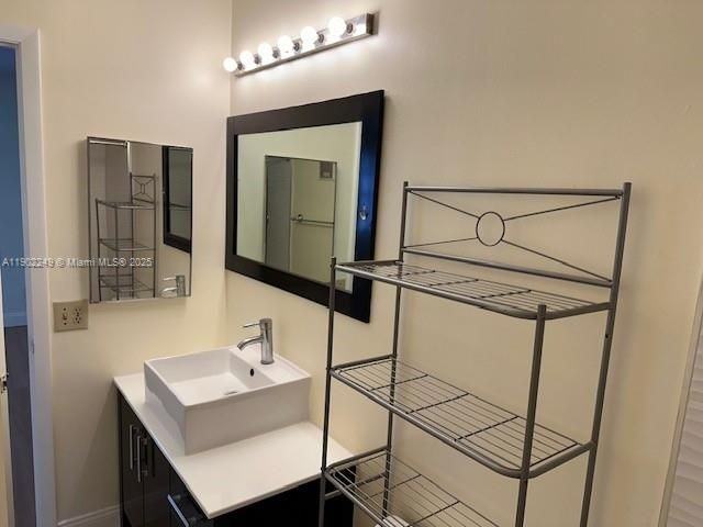 311 Nw 103rd Ter - Photo 6 of 7