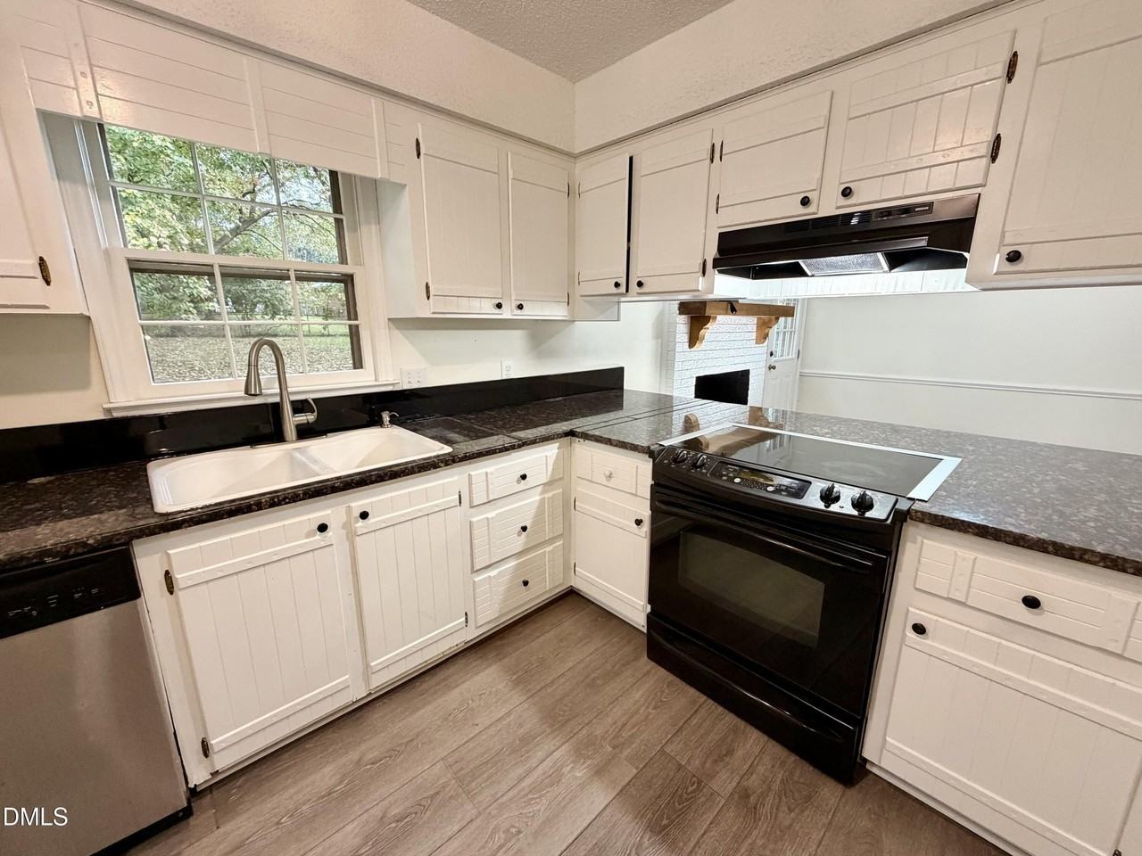 501 Atchison Street - Photo 4 of 24